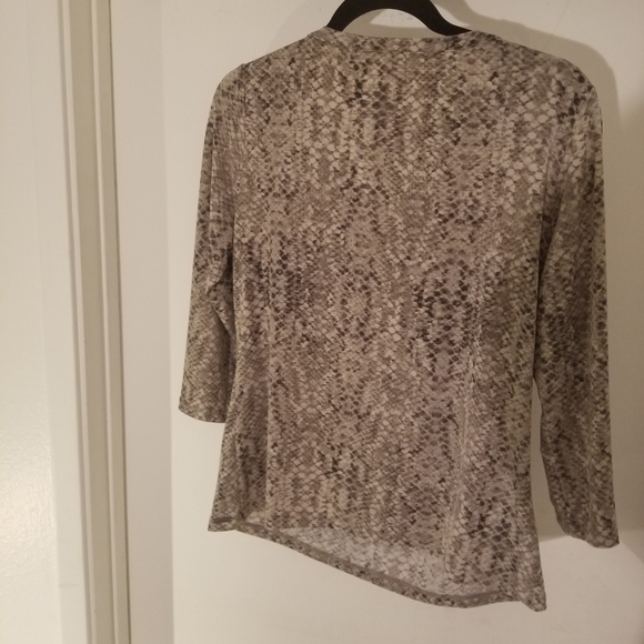 Tahari blouse - Picture 2 of 5